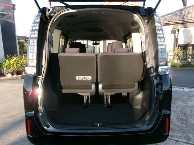 TOYOTA VOXY 4WD 2015