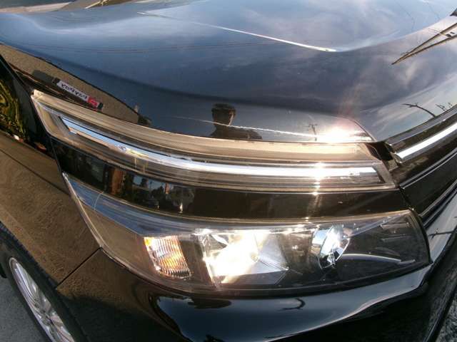 TOYOTA VOXY 4WD 2015