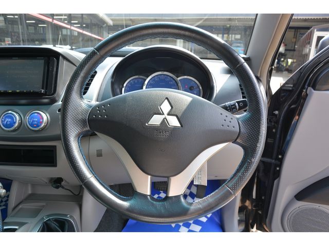 MITSUBISHI TRITON 2009