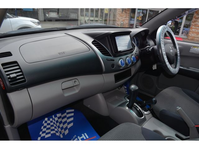 MITSUBISHI TRITON 2009