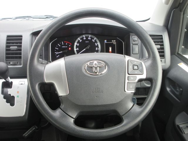 TOYOTA HIACE van 4WD 2020