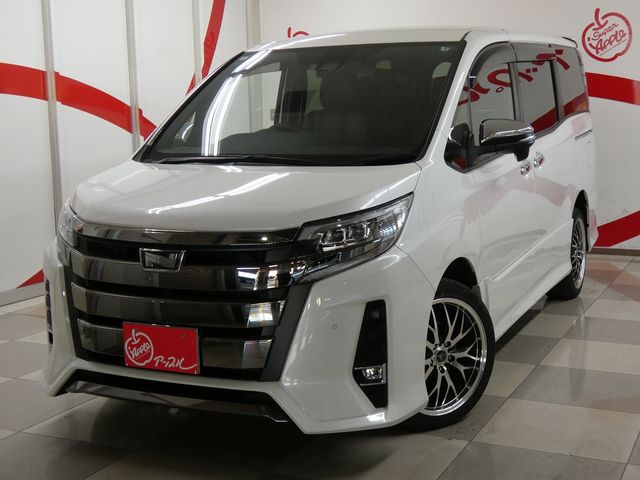 TOYOTA NOAH 4WD 2020