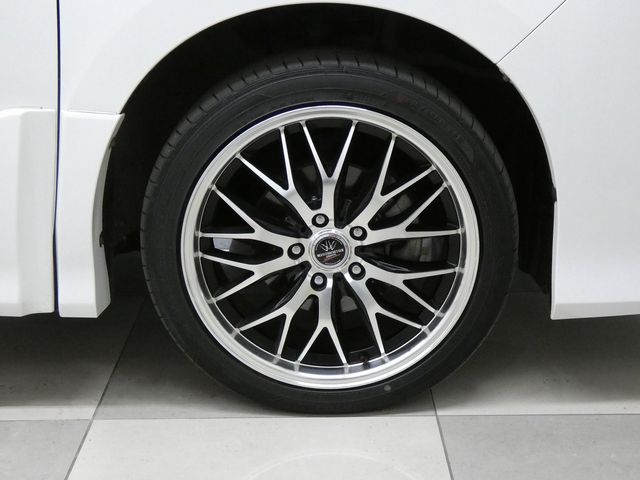 TOYOTA NOAH 4WD 2020