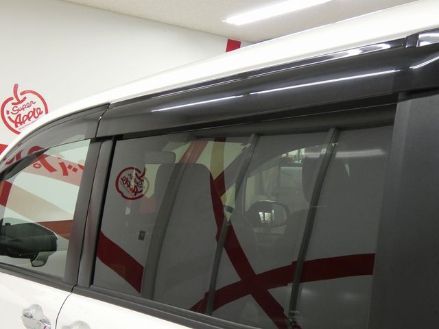 TOYOTA NOAH 4WD 2020