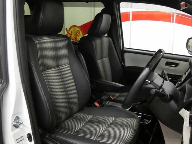 TOYOTA NOAH 4WD 2020