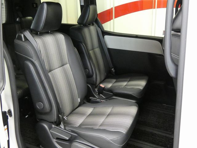 TOYOTA NOAH 4WD 2020