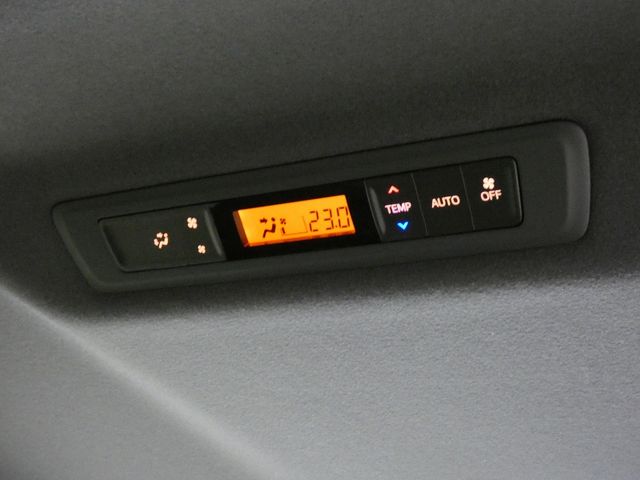 TOYOTA NOAH 4WD 2020