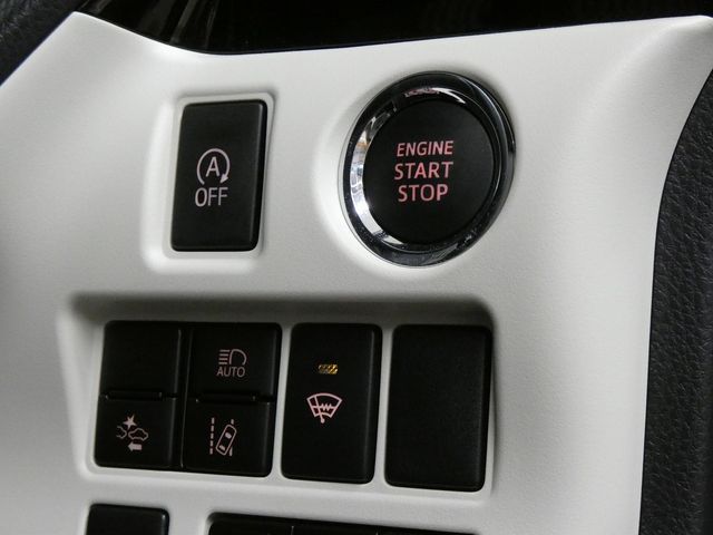 TOYOTA NOAH 4WD 2020