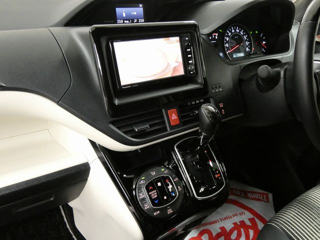 TOYOTA NOAH 4WD 2020