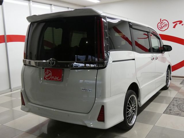TOYOTA NOAH 4WD 2020
