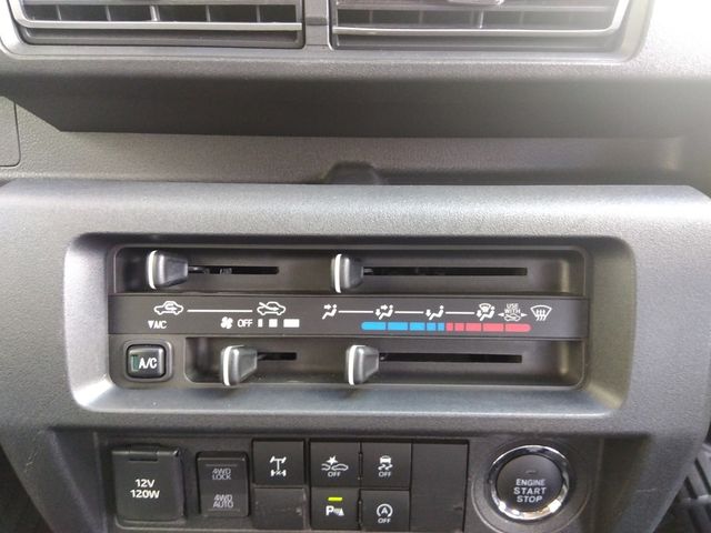 DAIHATSU HIJET truck 4WD 2024