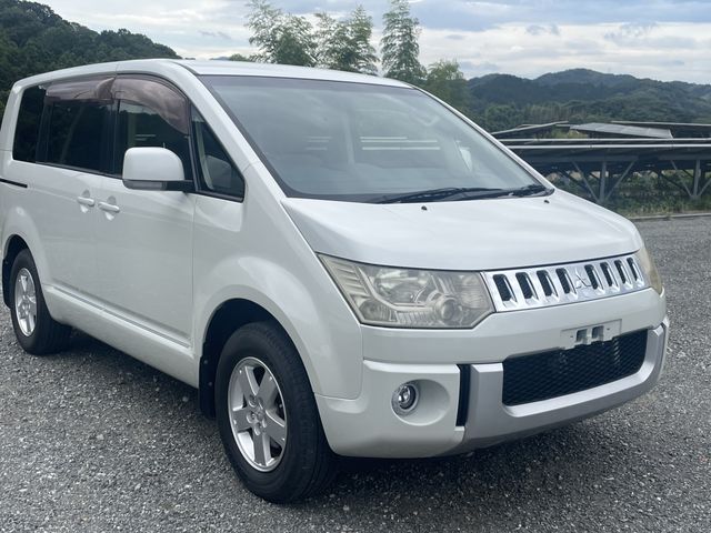 MITSUBISHI DELICA D:5 2WD 2012