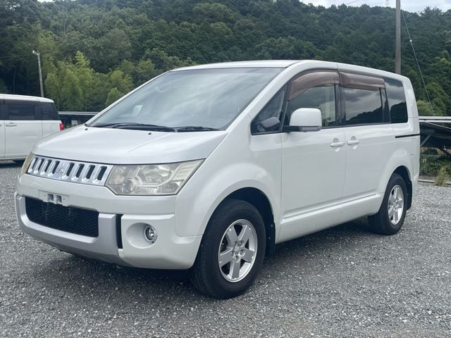 MITSUBISHI DELICA D:5 2WD 2012