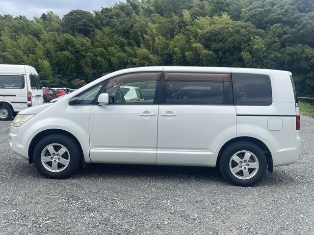 MITSUBISHI DELICA D:5 2WD 2012