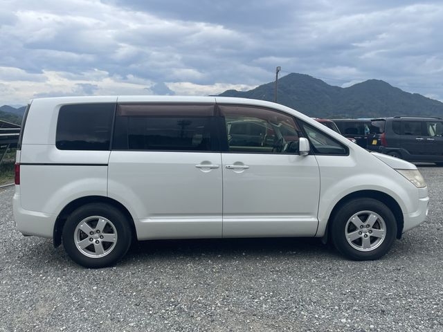MITSUBISHI DELICA D:5 2WD 2012