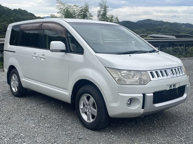 MITSUBISHI DELICA D:5 2WD 2012