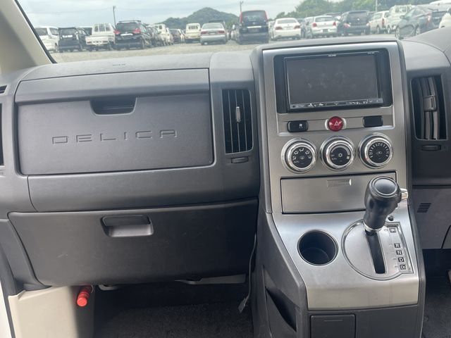 MITSUBISHI DELICA D:5 2WD 2012