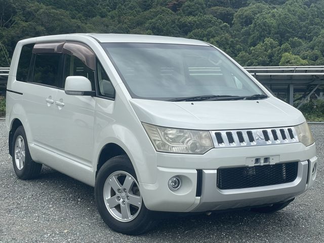 MITSUBISHI DELICA D:5 2WD 2012