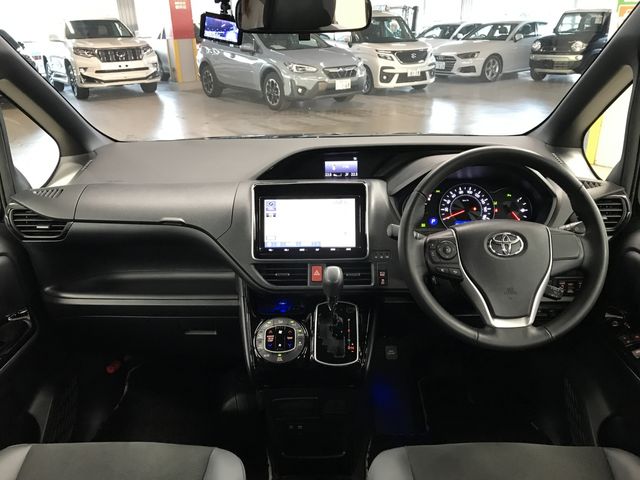 TOYOTA NOAH 2020