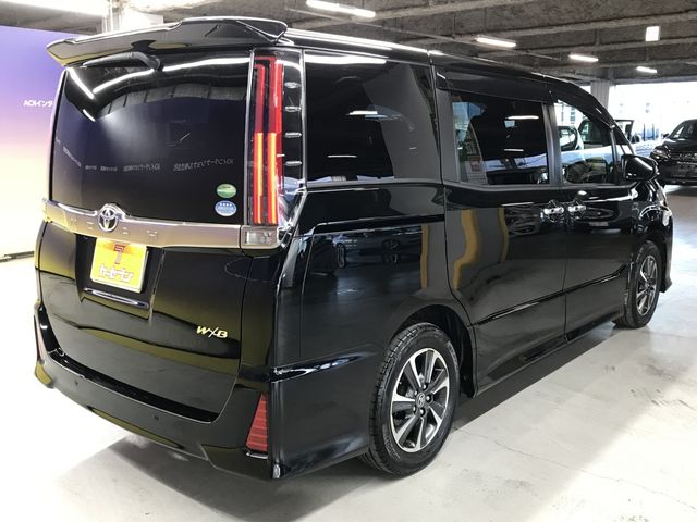 TOYOTA NOAH 2020