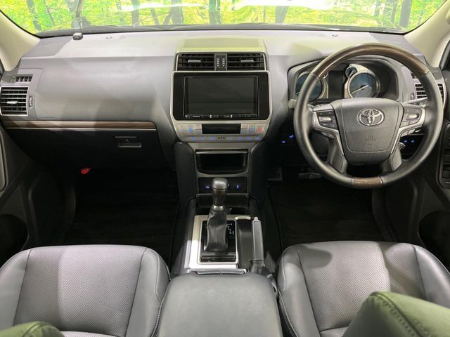 TOYOTA LANDCRUISER PRADO 2022