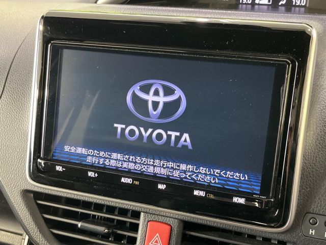 TOYOTA VOXY 4WD 2021