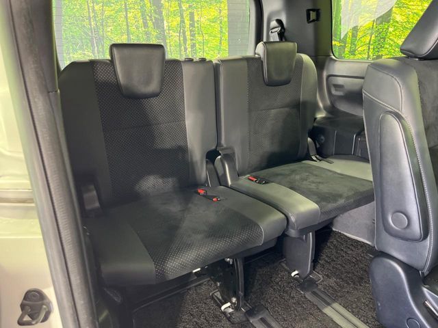 TOYOTA VOXY 4WD 2021