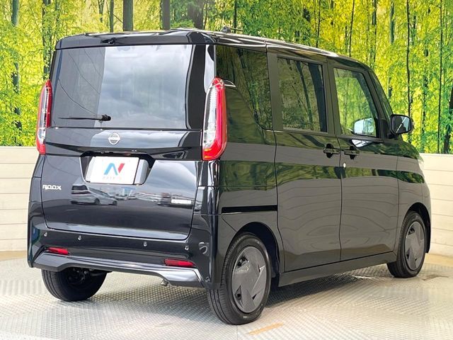 NISSAN ROOX 2024