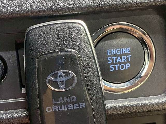 TOYOTA LANDCRUISER PRADO 2019