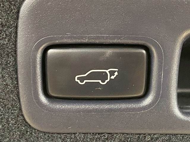 TOYOTA HARRIER 2WD 2017