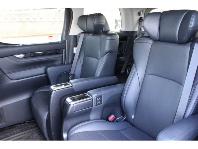 TOYOTA ALPHARD 2018