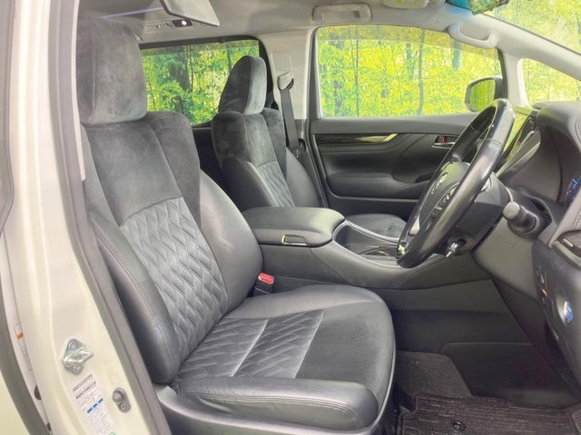 TOYOTA ALPHARD hybrid 4WD 2017