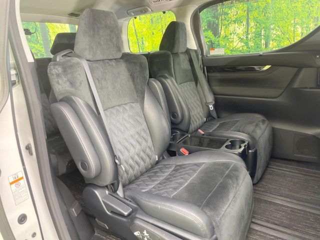 TOYOTA ALPHARD hybrid 4WD 2017