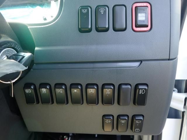 MITSUBISHI ROSA 2025