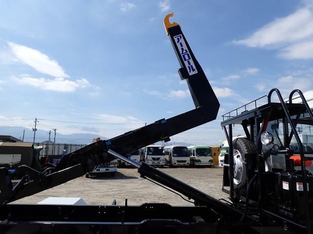 MITSUBISHI FUSOU FIGHTER 2025