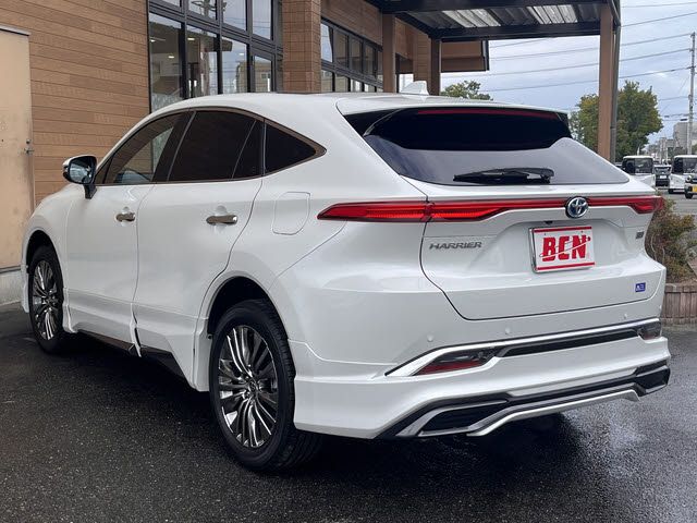 TOYOTA HARRIER HYBRID 2023