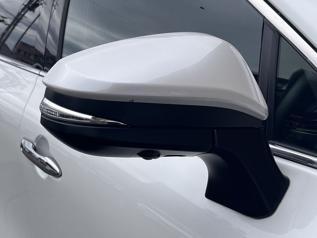 TOYOTA HARRIER HYBRID 2023