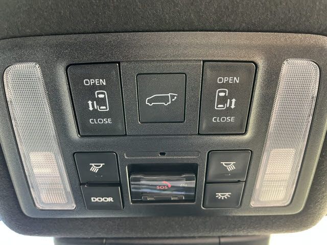 TOYOTA NOAH HYBRID 2023