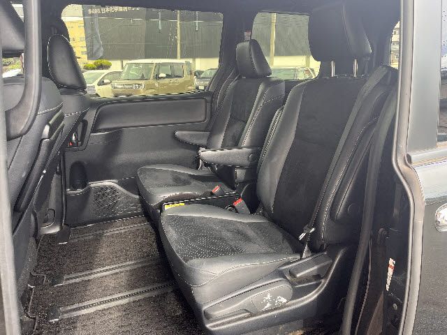 TOYOTA VOXY HYBRID 2021