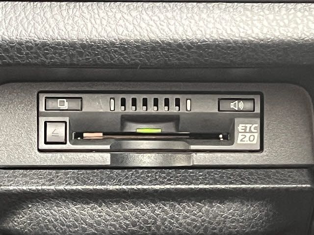 TOYOTA VOXY HYBRID 2021