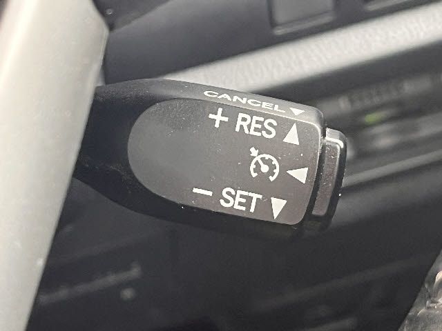 TOYOTA VOXY HYBRID 2021