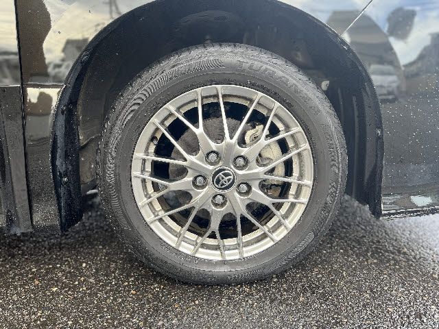 TOYOTA VOXY HYBRID 2021