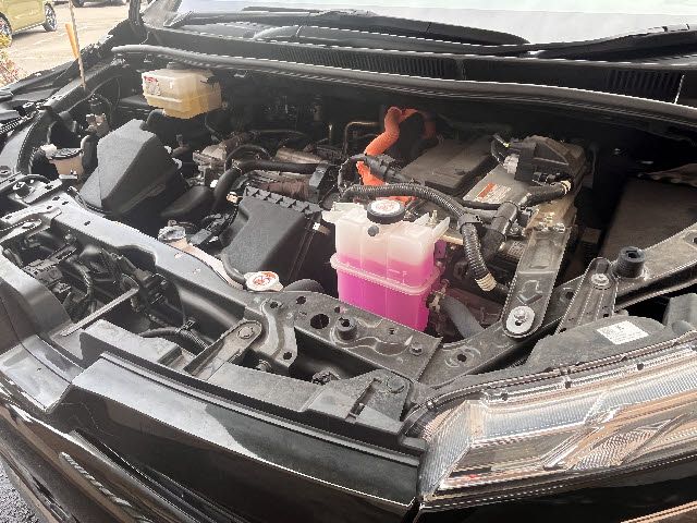 TOYOTA VOXY HYBRID 2021