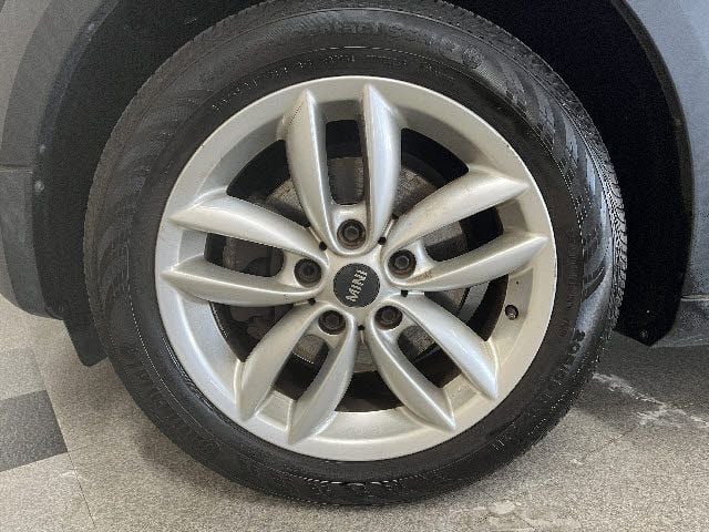 BMW BMW MINI COOPER CROSSOVER 2011