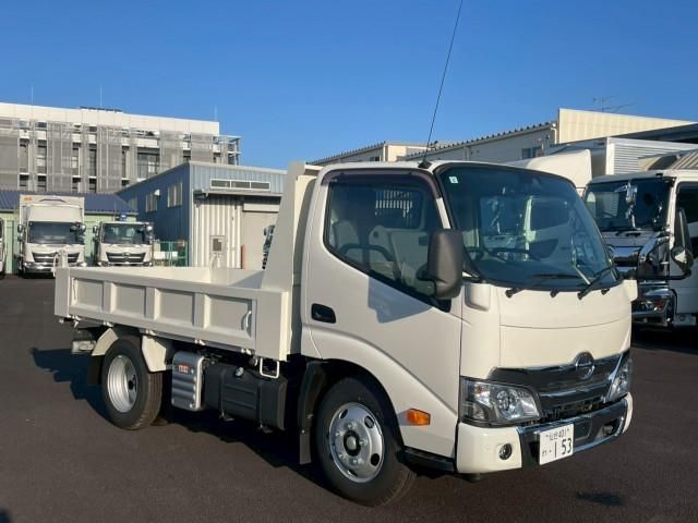 HINO DUTRO 2024