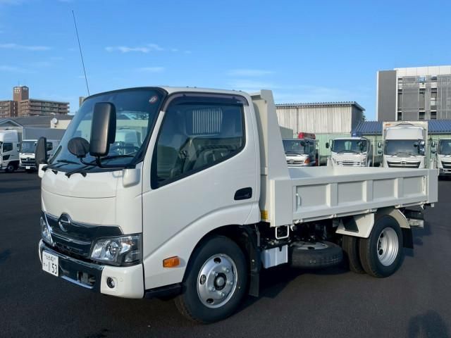HINO DUTRO 2024