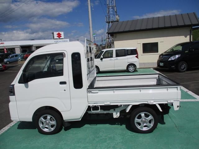 DAIHATSU HIJET truck 4WD 2022