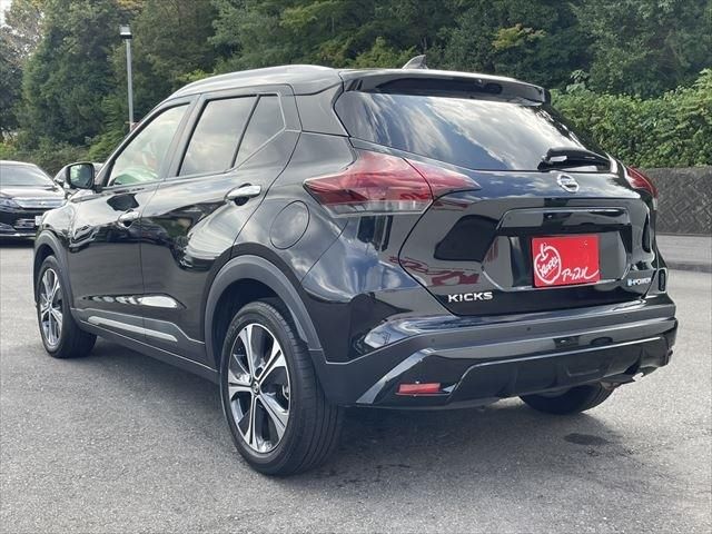 NISSAN KICKS 2022