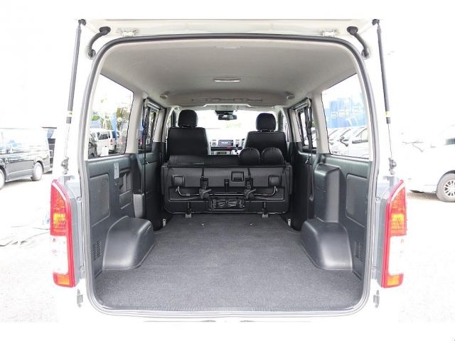 TOYOTA HIACE van 2WD 2018