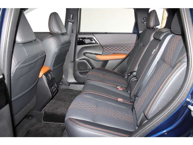 MITSUBISHI OUTLANDER PHEV 2023